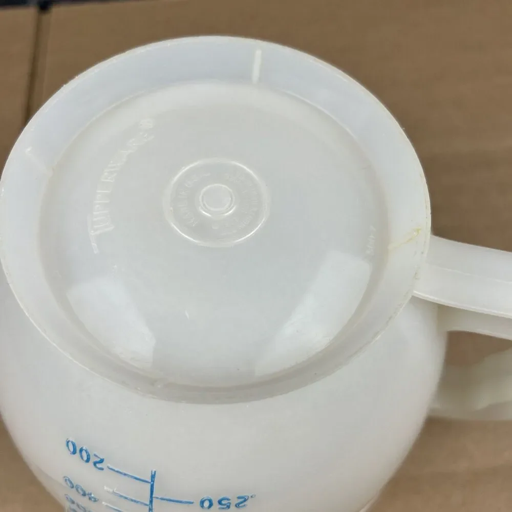 VTG 1977 TUPPERWARE Mix N Store 8 Cup 2 Qt Measuring Bowl Pitcher No Lid 500-9